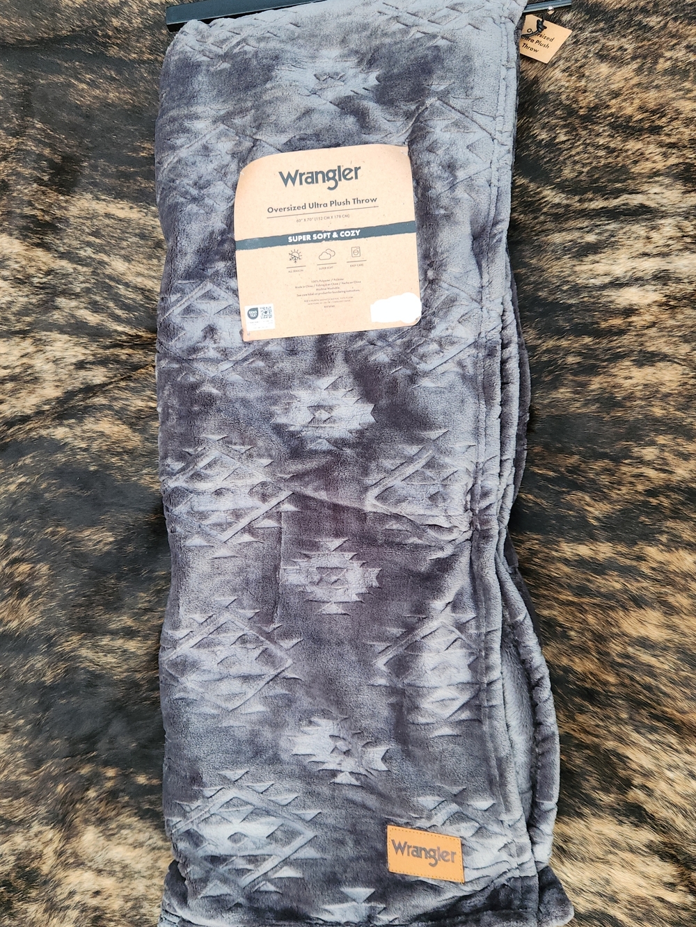 Wrangler Oversized Plush Throw - Gray